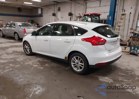 2015 Ford Focus Se z USA, uszkodzony, nr VIN 1FADP3K28FL279207